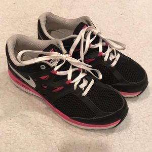 6/$20 Youth Nike’s